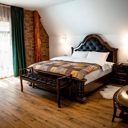 Boutique Marlen Bed & Breakfast Ghimbav Exterior photo