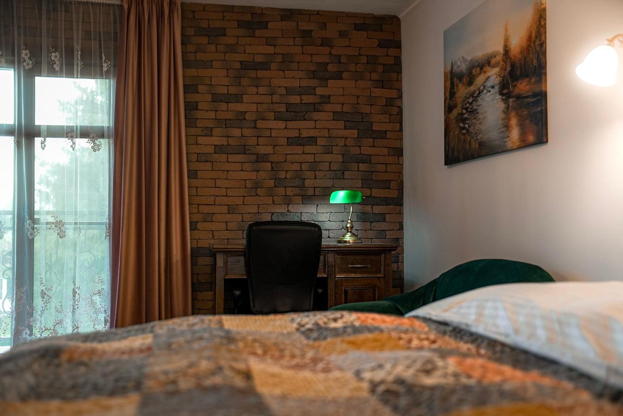Boutique Marlen Bed & Breakfast Ghimbav Exterior photo