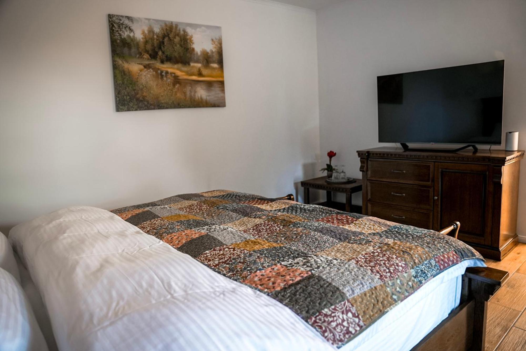 Boutique Marlen Bed & Breakfast Ghimbav Exterior photo