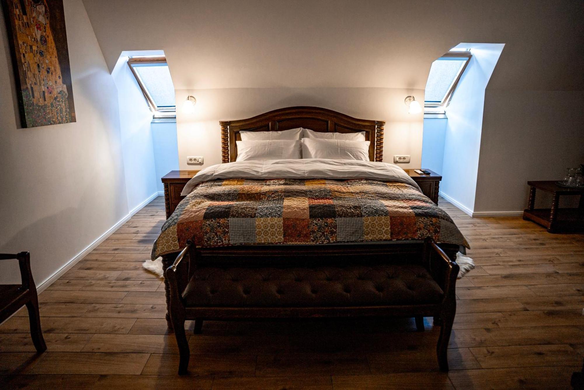 Boutique Marlen Bed & Breakfast Ghimbav Exterior photo