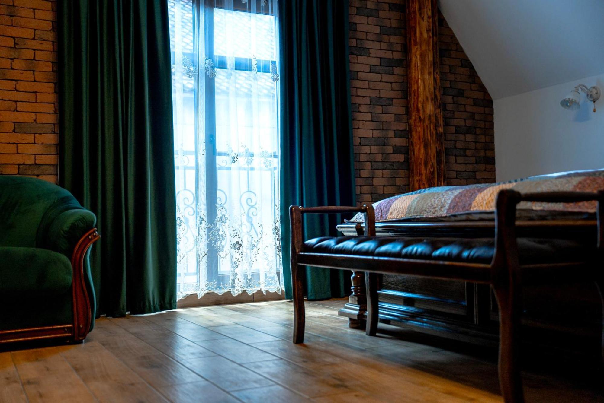 Boutique Marlen Bed & Breakfast Ghimbav Exterior photo