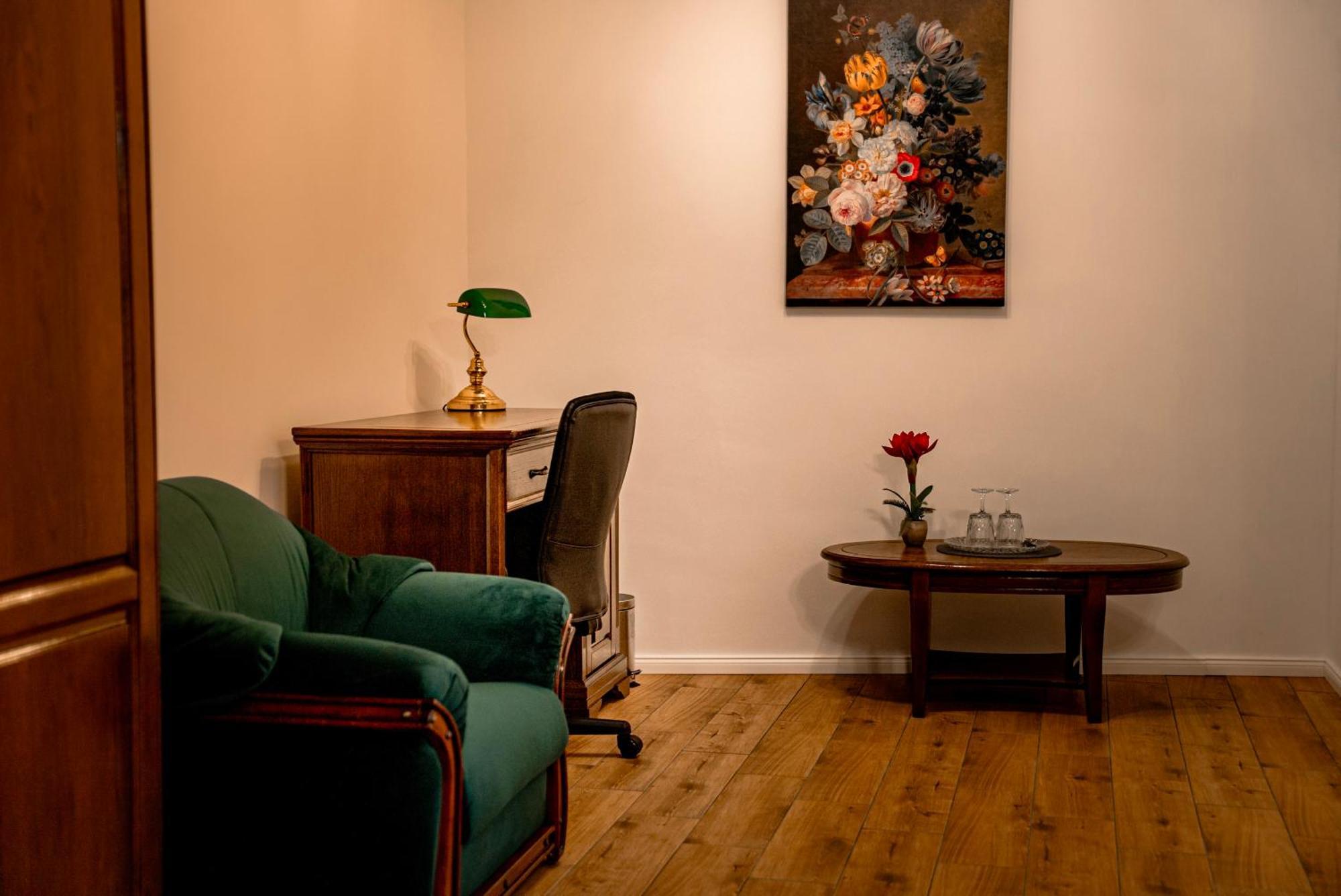 Boutique Marlen Bed & Breakfast Ghimbav Exterior photo