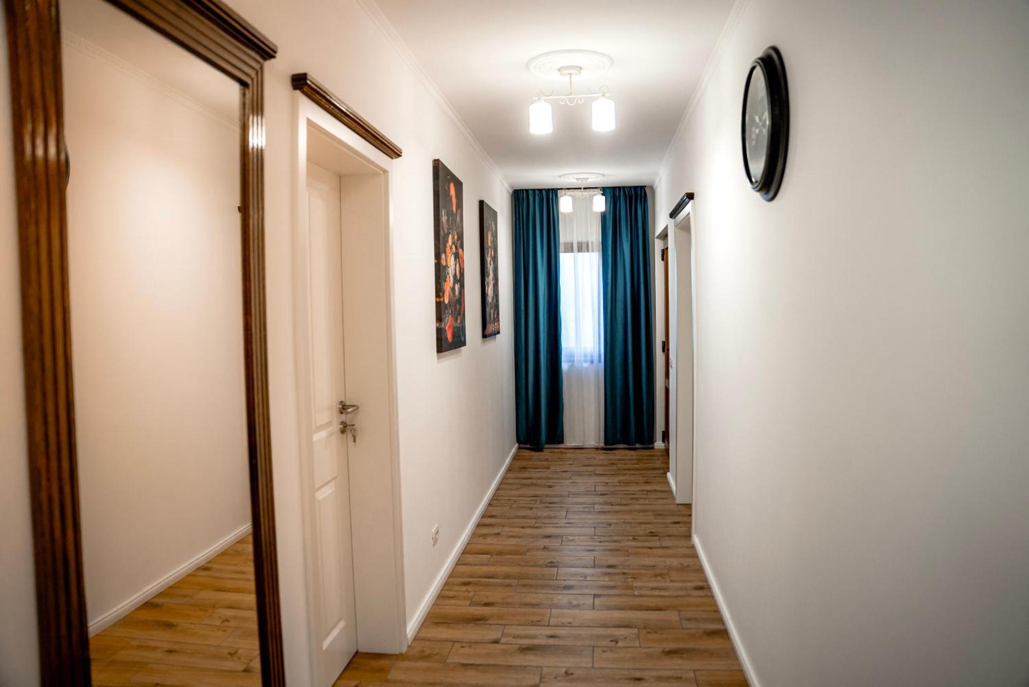 Boutique Marlen Bed & Breakfast Ghimbav Exterior photo